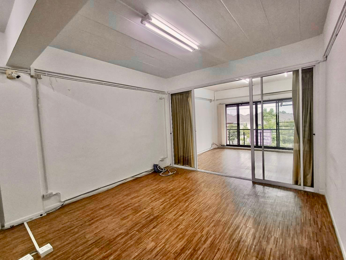 ให้เช่าอาคารพาณิชย์ปทุมธานี รังสิต ธรรมศาสตร์ : ตึก 4 ชั้นให้เช่า รังสิต-คลอง1 | ทำธุรกิจ + อยู่อาศัยได้ในที่เดียว  JSP City | เหมาะทำออฟฟิศ ร้านค้า ครบฟังก์ชัน