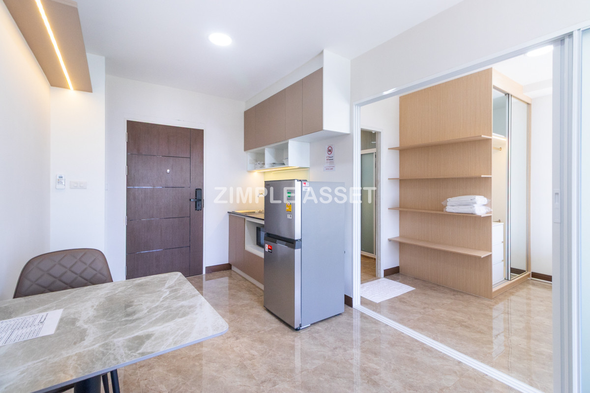 For RentSamut Prakan,Samrong : Line ID: @zimple_asset  Modern room apartment in Bang Phli, fully furnished with electrical appliances and great facilities Clean, secure, and conveniently located near shopping malls, community areas, and Bang Phli Industrial Estate.