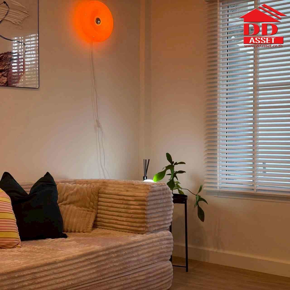 ทาวน์โฮมโชคชัย4 ลาดพร้าว71 : ขาย / ให้เช่า ทาวน์เฮ้าส์ 2 ชั้น รีโนเวทใหม่ โชคชัย 4 ซอย 38 หลังมุม Fully Furnished ลาดพร้าว  รหัสทรัพย์ : T8240