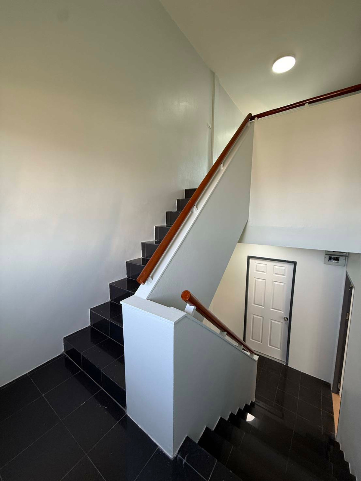 ขายโฮมออฟฟิศรัชดา ห้วยขวาง : สินธานี ลาดพร้าว 80 / 4 ห้องนอน (ขาย), Sinthanee Ladprao 80 / 4 Bedrooms (FOR SALE) JANE046