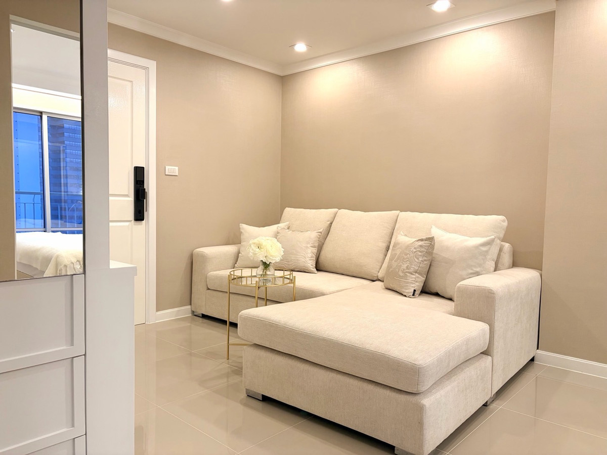 For SaleCondoRama9, Petchburi, RCA : Lumpini Place Rama 9 – For Sale
✨ 1 Bedroom | 37 sqm