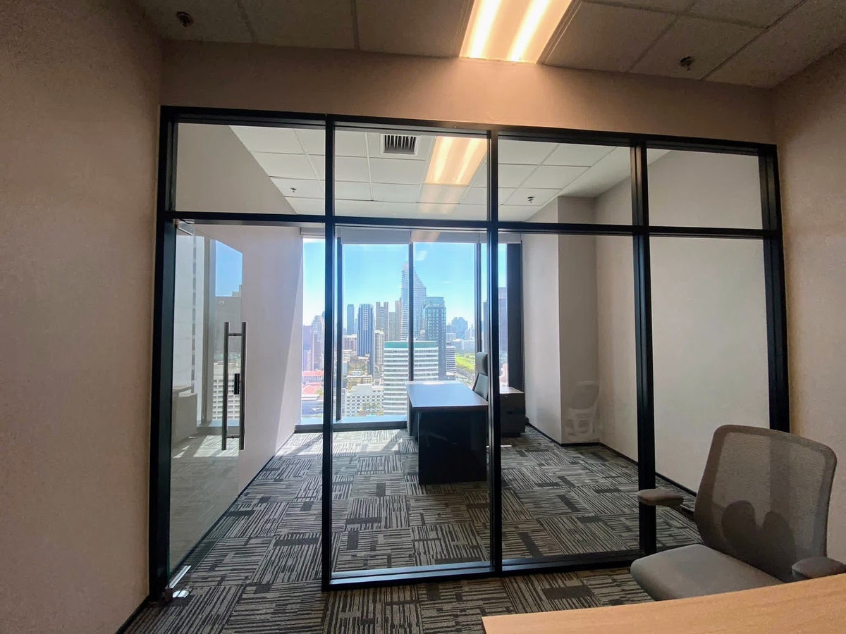 For RentOfficeWitthayu, Chidlom, Langsuan, Ploenchit : OK Space @PIER111 38sqm Serviced Office For Rent Opposite CentralWorld Ratchaprasong Near BTS Chidlom Pratunam Siam Paragon