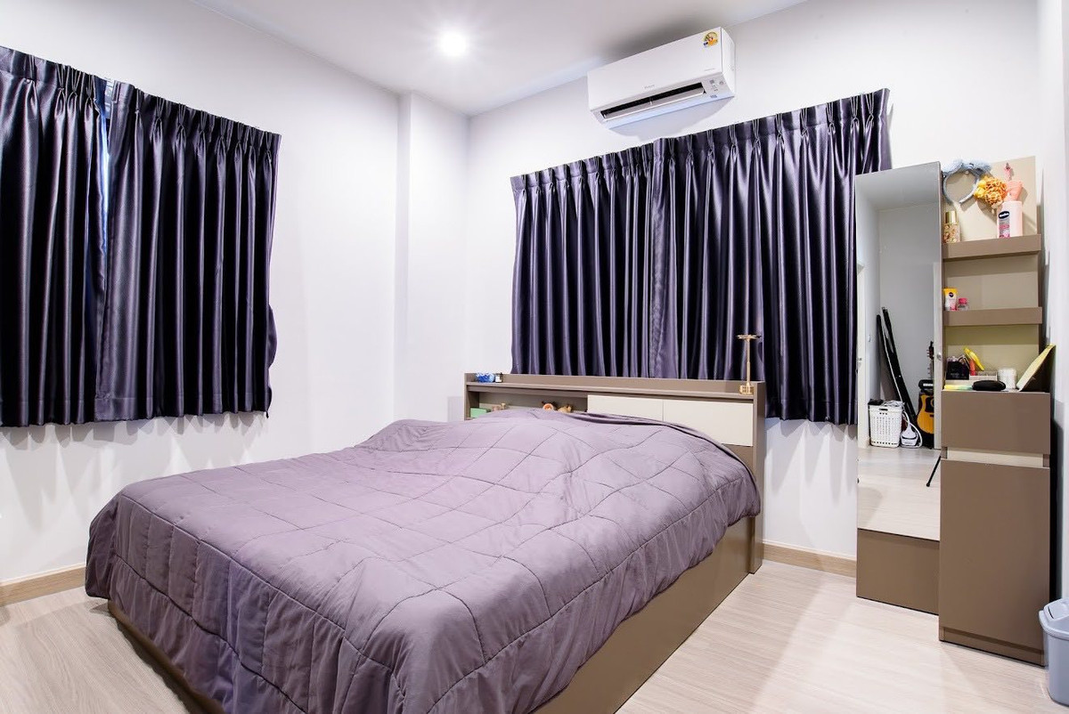 For SaleHousePattaya, Bangsaen, Chonburi : Supalai Park Ville Pattaya for sale | 2-story detached house, wide area, with furniture.