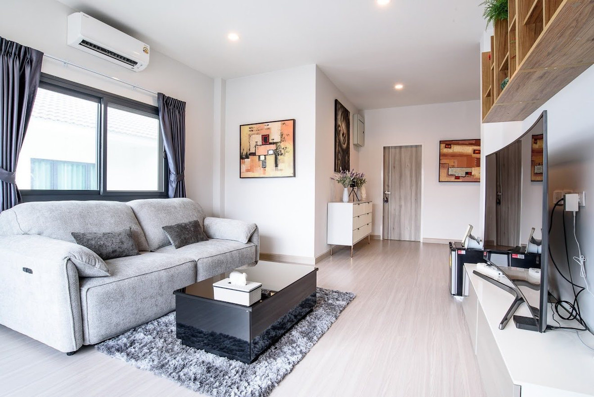 For SaleHousePattaya, Bangsaen, Chonburi : Supalai Park Ville Pattaya for sale | 2-story detached house, wide area, with furniture.