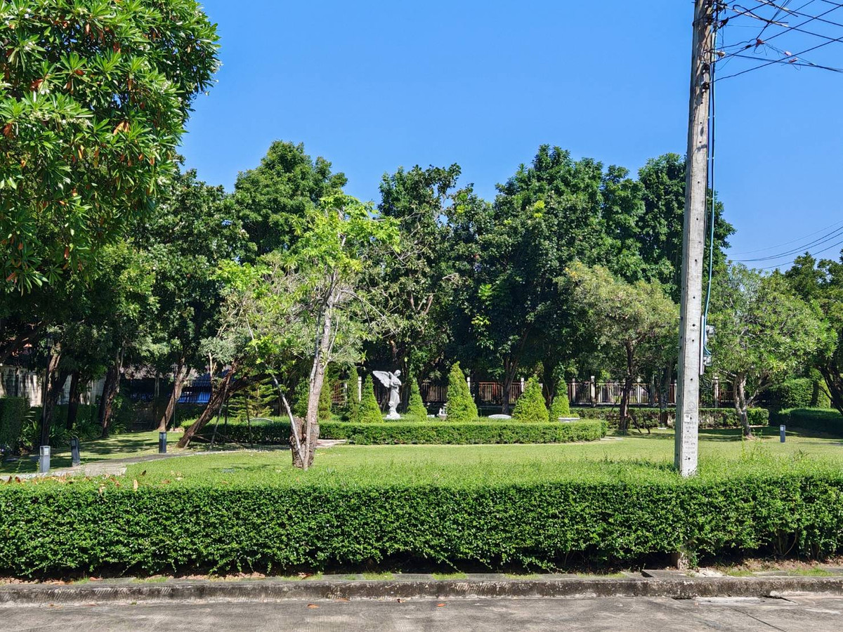 ให้เช่าบ้านนวมินทร์ รามอินทรา : ให้เช่าบ้านเดี่ยว ไลฟ์ บางกอก บูเลอวาร์ด รามอินทรา 65 (53 ตร.ว.) 4 นอน 3 น้ำ แปลงหน้าสวน พร้อมอยู่