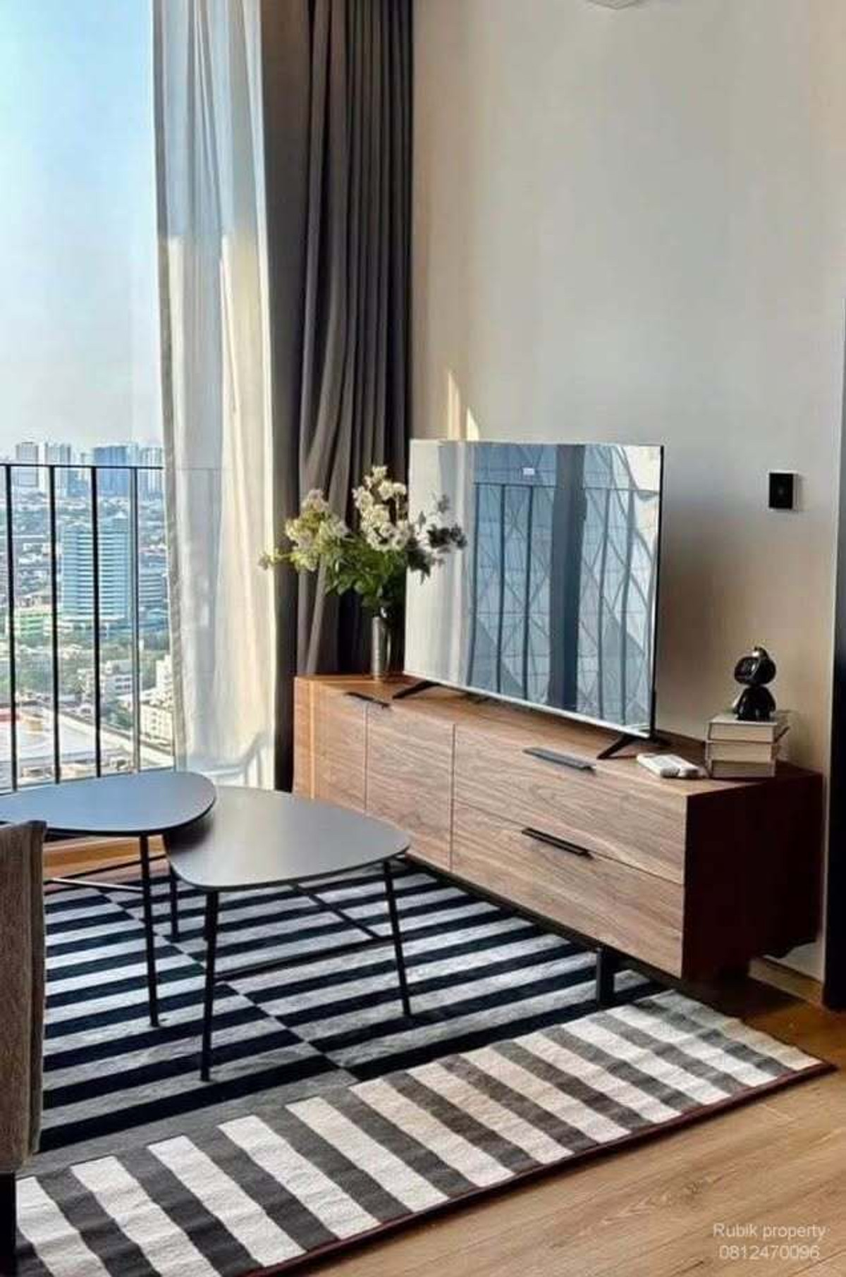 For RentCondoAri,Anusaowaree : 🏙 **Condo for rent, Noble Around Ari** RB1810, premium location, next to BTS Ari, in the heart of the popular lifestyle area.