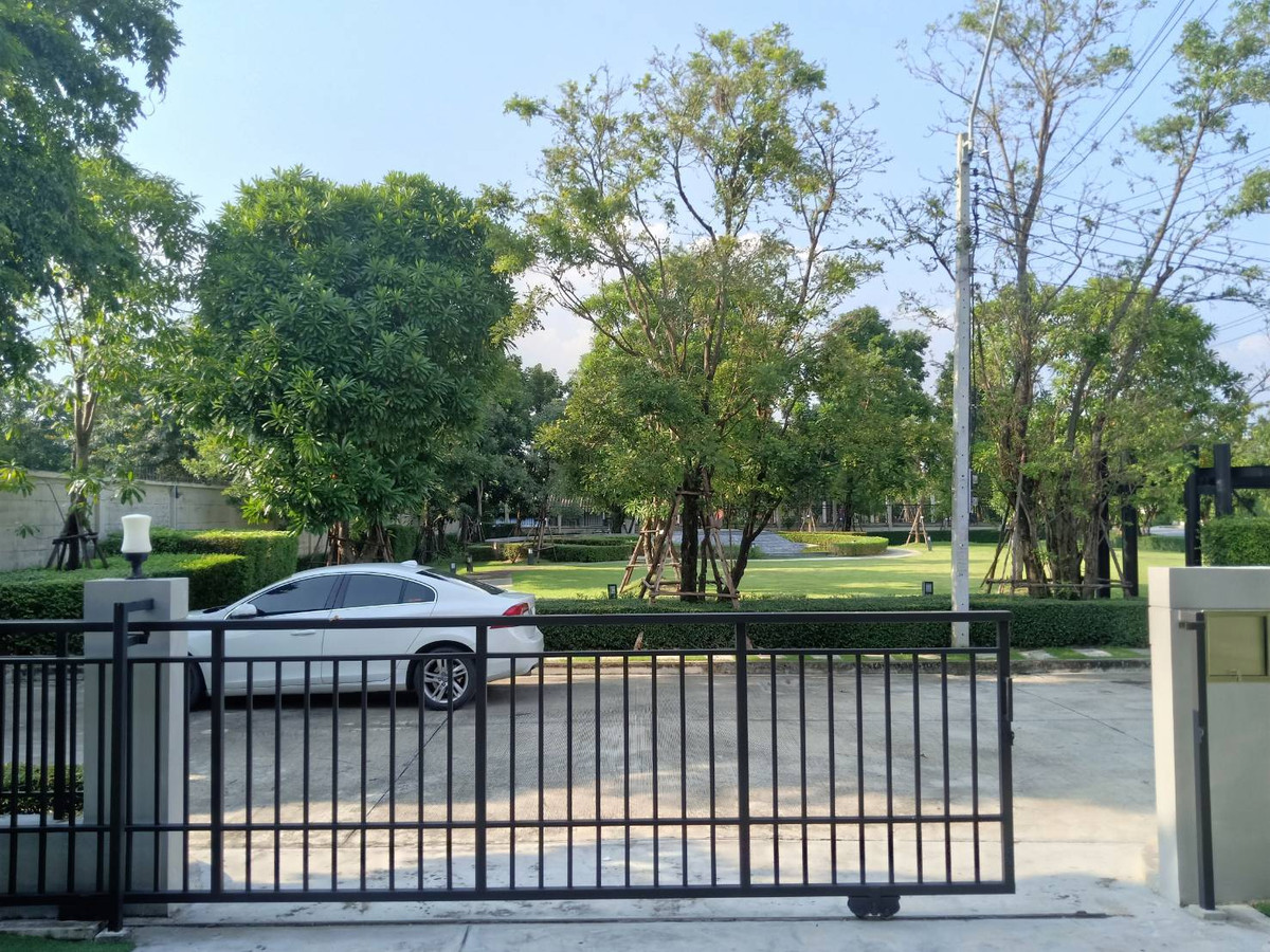 ให้เช่าบ้านนวมินทร์ รามอินทรา : ให้เช่าบ้านเดี่ยว ไลฟ์ บางกอก บูเลอวาร์ด รามอินทรา 65 (53 ตร.ว.) 4 นอน 3 น้ำ แปลงหน้าสวน พร้อมอยู่