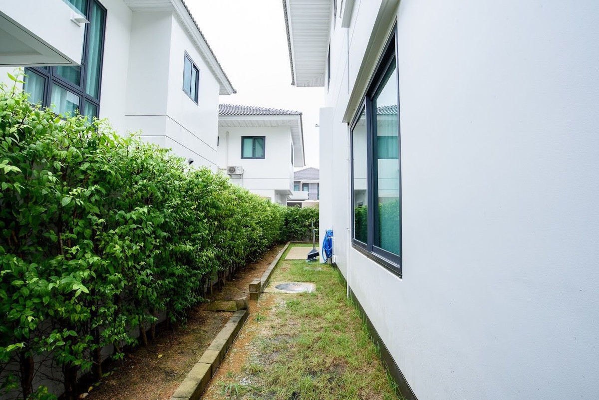 For SaleHousePattaya, Bangsaen, Chonburi : Supalai Park Ville Pattaya for sale | 2-story detached house, wide area, with furniture.