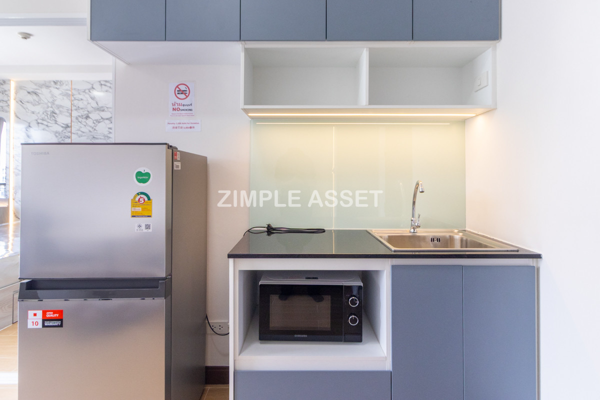 For RentSamut Prakan,Samrong : Line ID: @zimple_asset  Modern room apartment in Bang Phli, fully furnished with electrical appliances and great facilities Clean, secure, and conveniently located near shopping malls, community areas, and Bang Phli Industrial Estate.