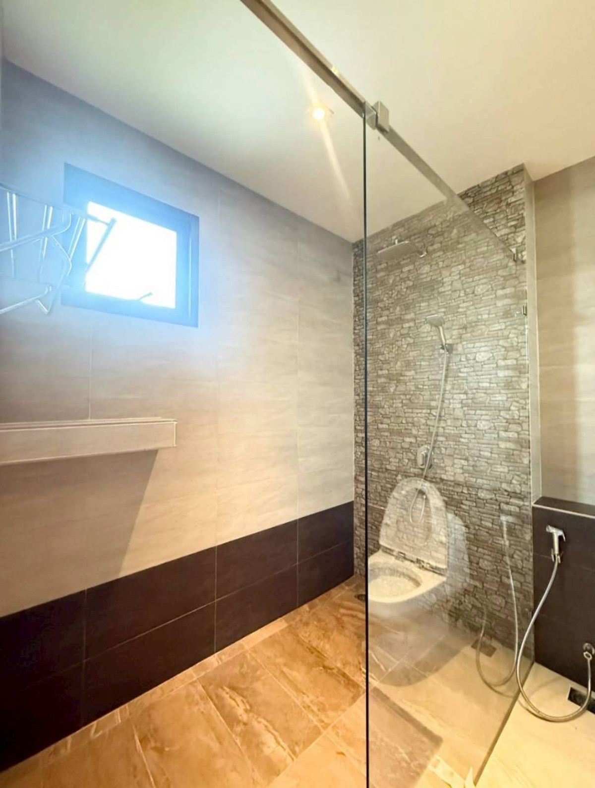 For RentTownhomeSukhumvit, Asoke, Thonglor : RH032526 For rent, 3-story townhome with Private Pool at Sukhumvit 24, near BTS Phrom Phong.