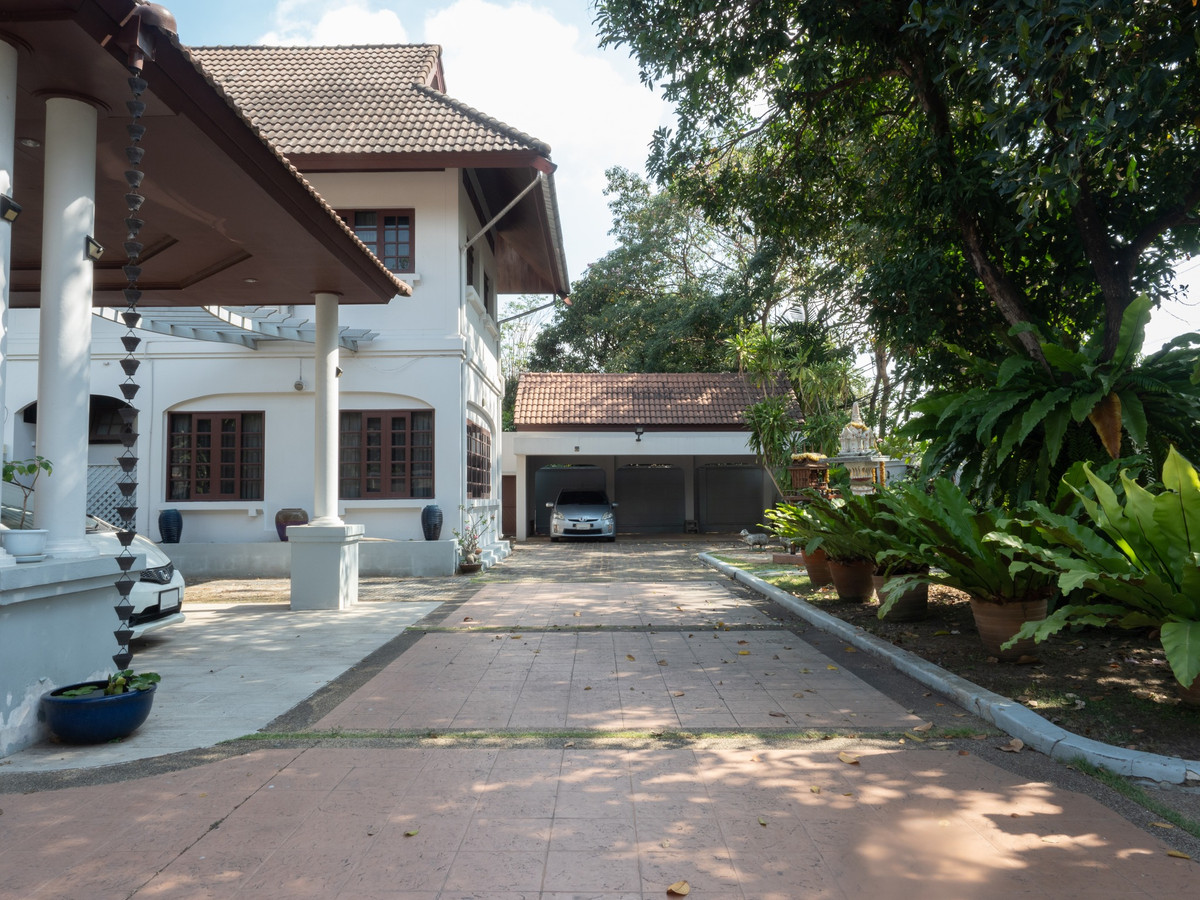 ขายบ้านเสรีไทย-นิด้า : หมู่บ้านนวธานี / 5 ห้องนอน (ขาย), Moo Baan Navatanee  / 5 Bedrooms (FOR SALE) FAHS060