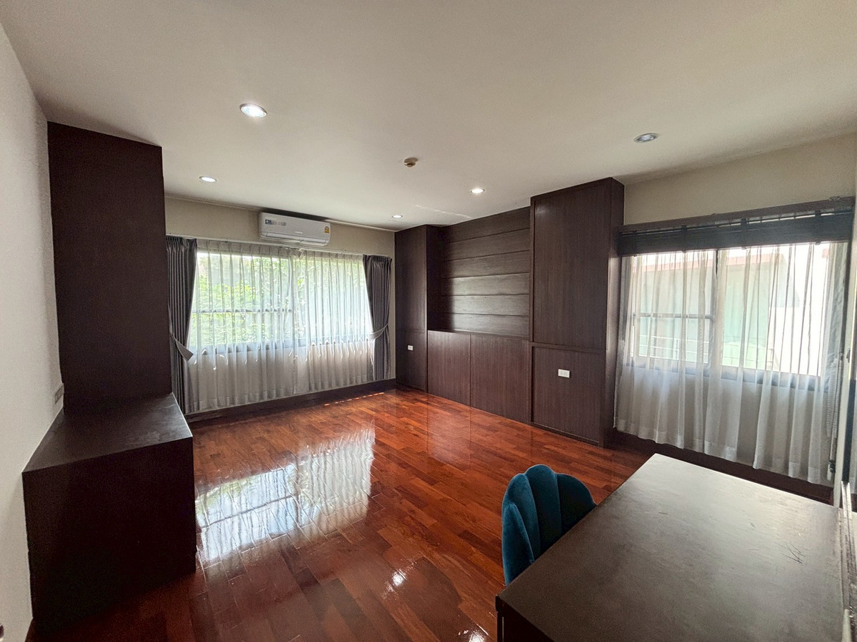 For RentHouseSukhumvit, Asoke, Thonglor : House for Rent – 3 Bedrooms, Walking Distance to BTS Phrom Phong & Emporium **NO CO-AGENT**