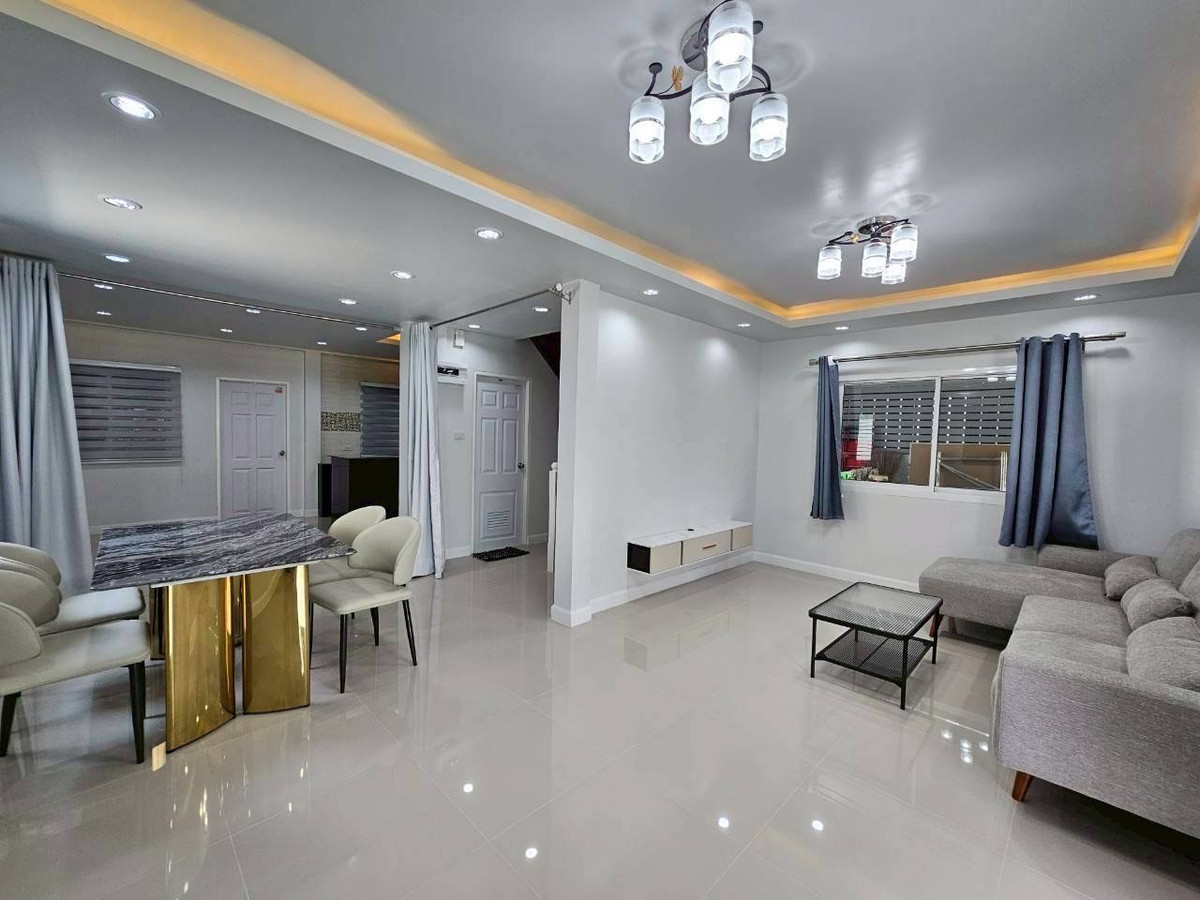 ให้เช่าบ้านนวมินทร์ รามอินทรา : ให้เช่าบ้านเดี่ยว เรสซิเด้นซ์พาร์ค ชวนชื่นซิตี้  4 ห้องนอน 4 ห้องน้ำ จอดรถ 2 คัน 