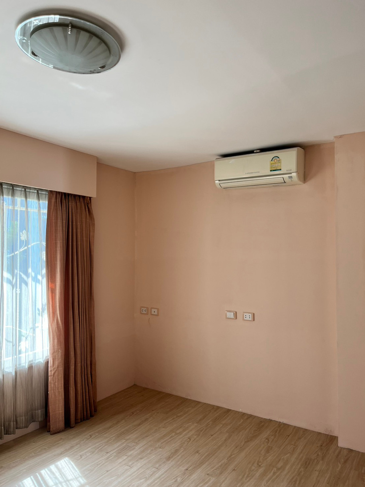 ให้เช่าทาวน์โฮมรัชดา ห้วยขวาง : บ้านกลางเมือง เหม่งจ๋าย รัชดา 2 / 3 ห้องนอน (เช่า), Baan Klang Muang Mengjai Ratchada 2 / 3 Bedrooms (FOR RENT) JANE040