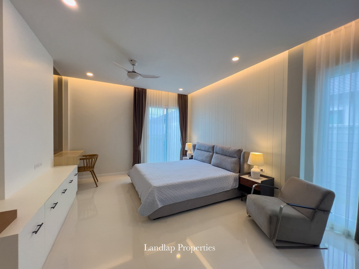 ให้เช่าพัทยา บางแสน ชลบุรี สัตหีบ : ให้เช่าบ้านเดี่ยวพัทยา พร้อสระว่ายน้ำส่วนตัว ระบบน้ำเกลือ บรรยากาศเงียบสงบ รายล้อมด้วยสวนสีเขียว ให้ความเป็นส่วนตัวสูง เหมาะสำหรับการอยู่อาศัยและพักผ่อนอย่างแท้จริง