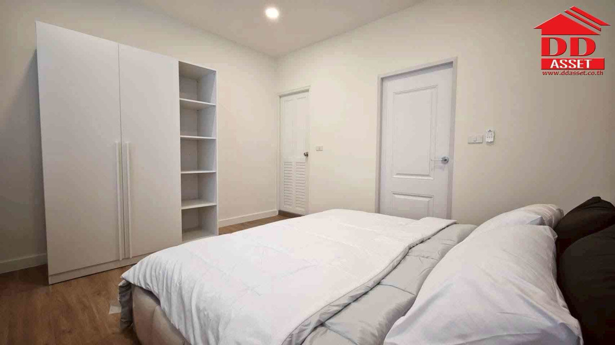 ทาวน์โฮมโชคชัย4 ลาดพร้าว71 : ขาย / ให้เช่า ทาวน์เฮ้าส์ 2 ชั้น รีโนเวทใหม่ โชคชัย 4 ซอย 38 หลังมุม Fully Furnished ลาดพร้าว  รหัสทรัพย์ : T8240