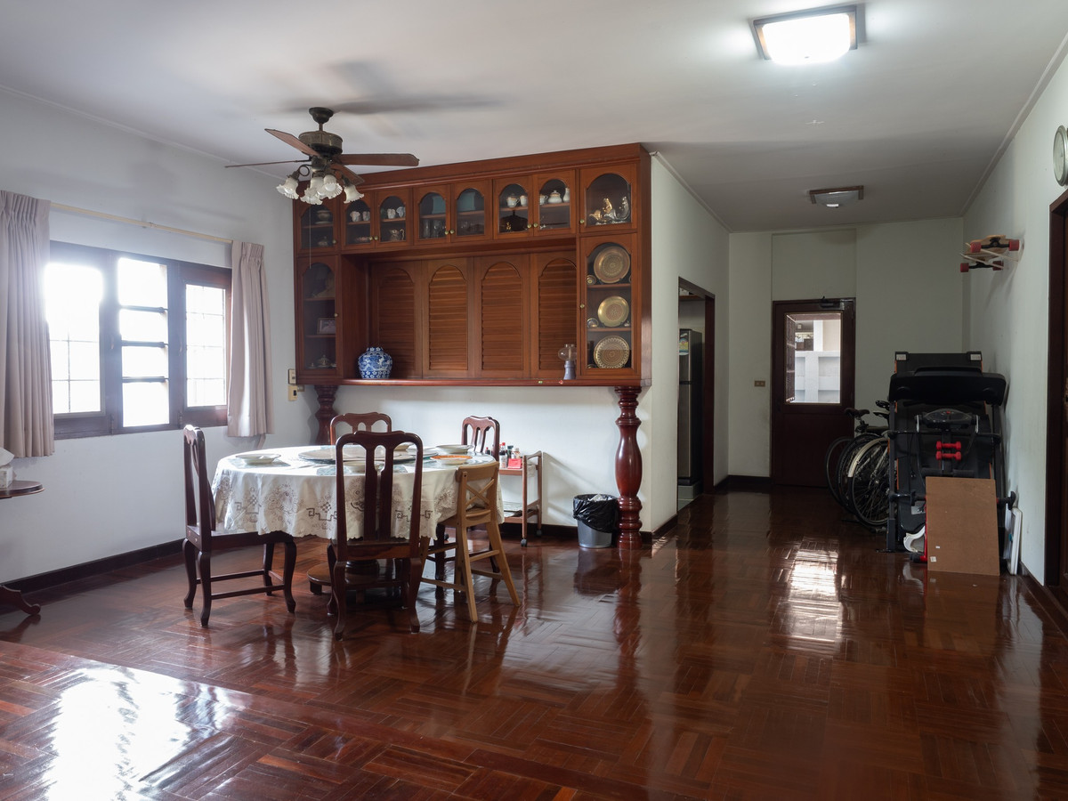 ขายบ้านเสรีไทย-นิด้า : หมู่บ้านนวธานี / 5 ห้องนอน (ขาย), Moo Baan Navatanee  / 5 Bedrooms (FOR SALE) FAHS060