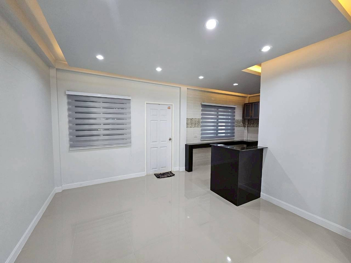 ให้เช่าบ้านนวมินทร์ รามอินทรา : ให้เช่าบ้านเดี่ยว เรสซิเด้นซ์พาร์ค ชวนชื่นซิตี้  4 ห้องนอน 4 ห้องน้ำ จอดรถ 2 คัน 