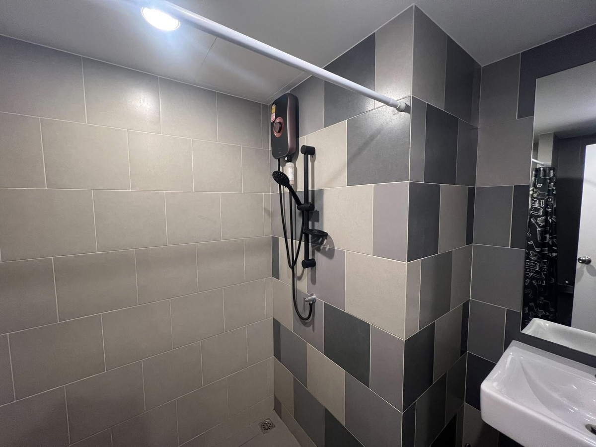 For RentCondoBang kae, Phetkasem : ⭐️ Chewathai Phetkasem 27 ⭐️ Room size 26 sq m., fully furnished. Ready to move in