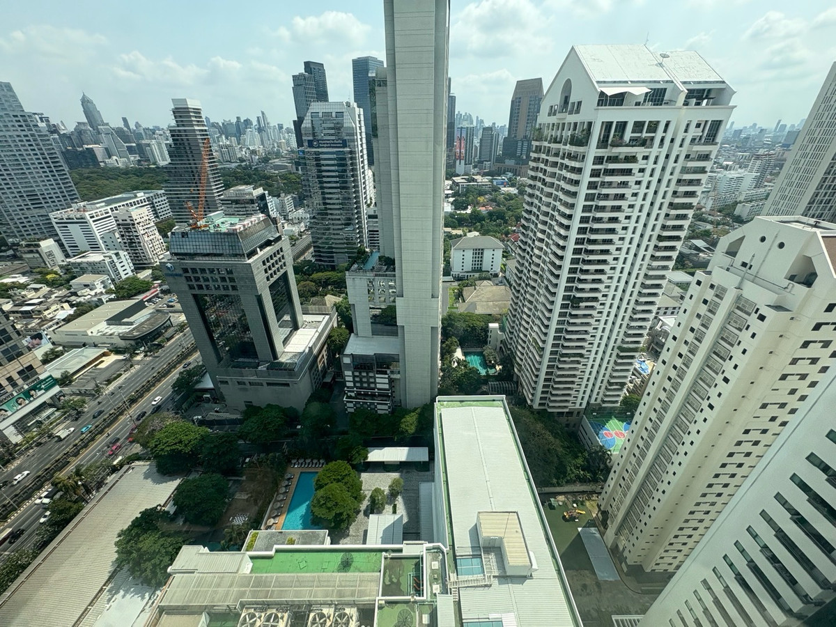 For RentCondoSathorn, Narathiwat : 🔥Rent 3BR 4BR + 1 Maid🔥223sqm🔥Floor33🔥85,000/month🔥Never rent before🔥