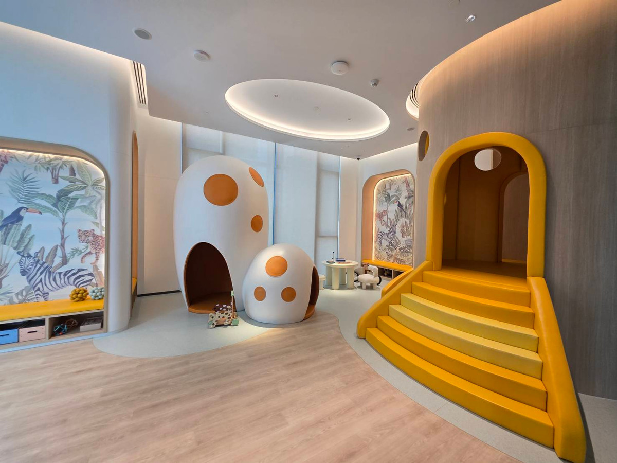 For SaleCondoWitthayu, Chidlom, Langsuan, Ploenchit : EI8HTEEN SEVEN: 3bed 3bath 173sqm. 72,000,000 Corner full lumpini view Am: 0656199198