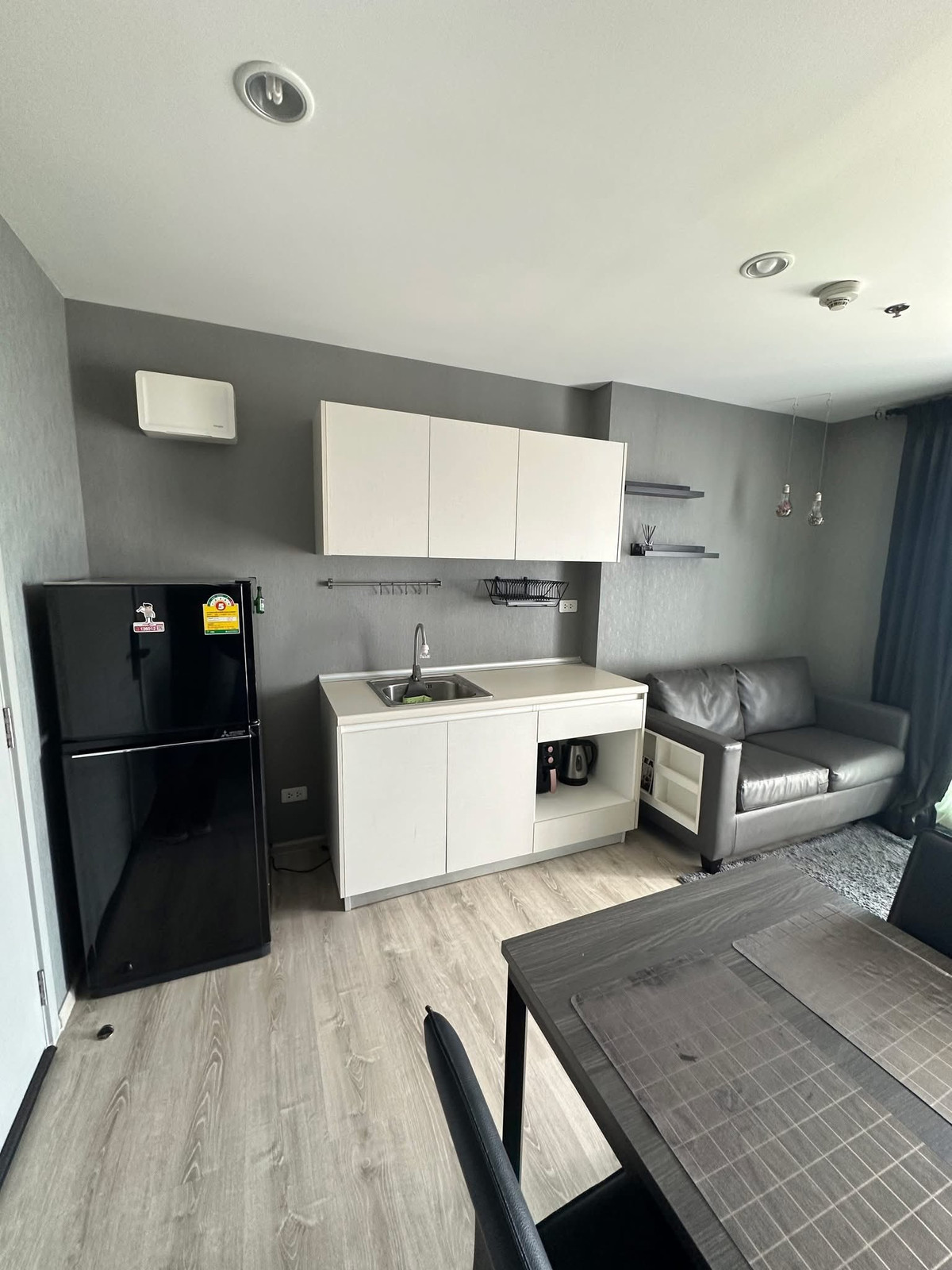 For RentCondoBang kae, Phetkasem : ⭐️ Chewathai Phetkasem 27 ⭐️ Room size 26 sq m., fully furnished. Ready to move in