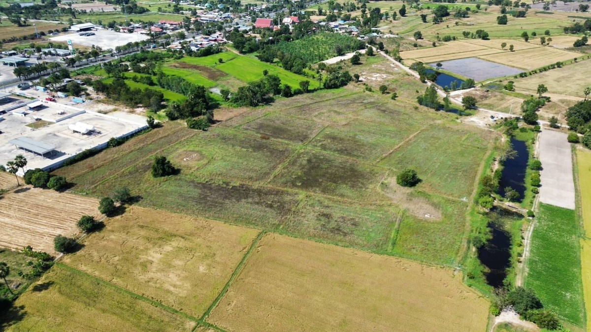 LandNakhon Sawan : 🔥 Land in Nong Kradon Nakhon Sawan 33-2-79 Rai, Pink Layout, Near Asian Highway!!!!!!!!!