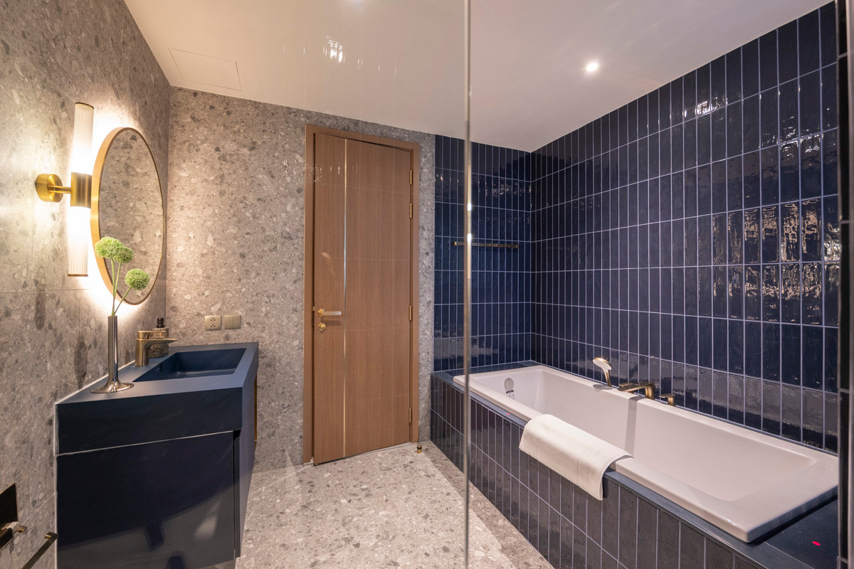 For RentCondoSukhumvit, Asoke, Thonglor : 🔥𝘽𝙚 𝙩𝙝𝙚 𝙛𝙞𝙧𝙨𝙩 𝙩𝙤 𝙧𝙚𝙣𝙩🔥 𝗩𝗜𝗔 𝟯𝟰 Condo, large room Pets allowed🐾 Newest, near BTS Thonglor.