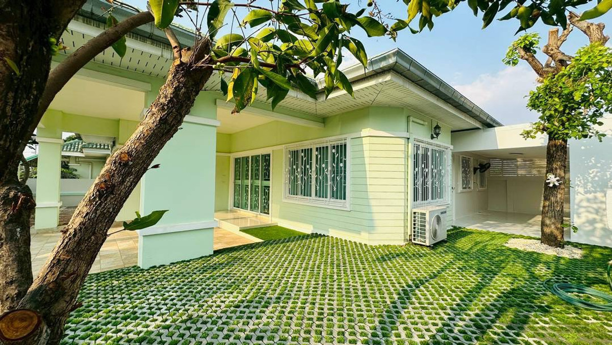 For RentHousePattaya, Bangsaen, Chonburi : Moo Baan Chalita 2 / 3 Bedrooms (FOR SALE) BEWN132