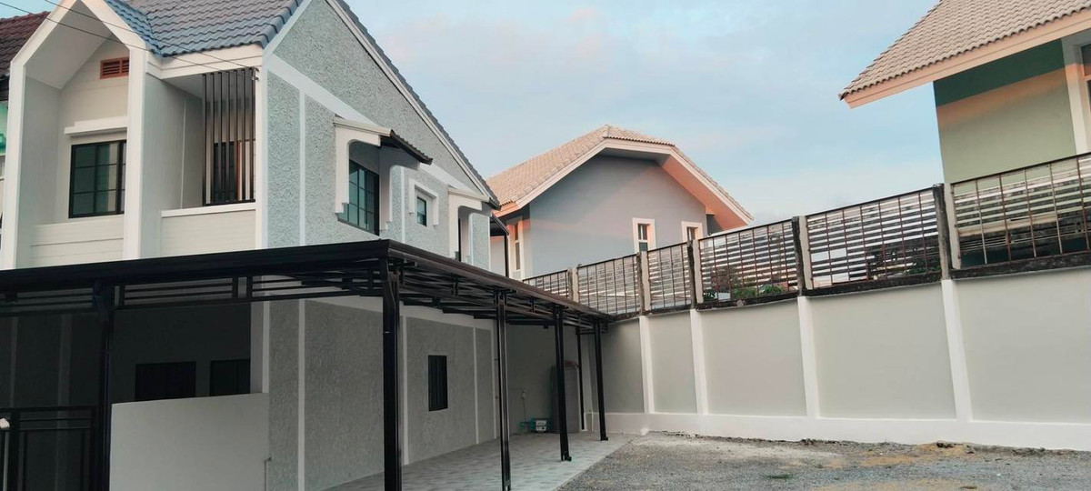 ให้เช่าทาวน์โฮมมีนบุรี-ร่มเกล้า : บ้านเช่าใกล้รถไฟฟ้า ให้เช่าบ้านรามอินทรา ตกแต่งใหม่ทั้งหลัง 2นอน 2น้ำ 2ที่จอดรถ บ้านหลังมุม