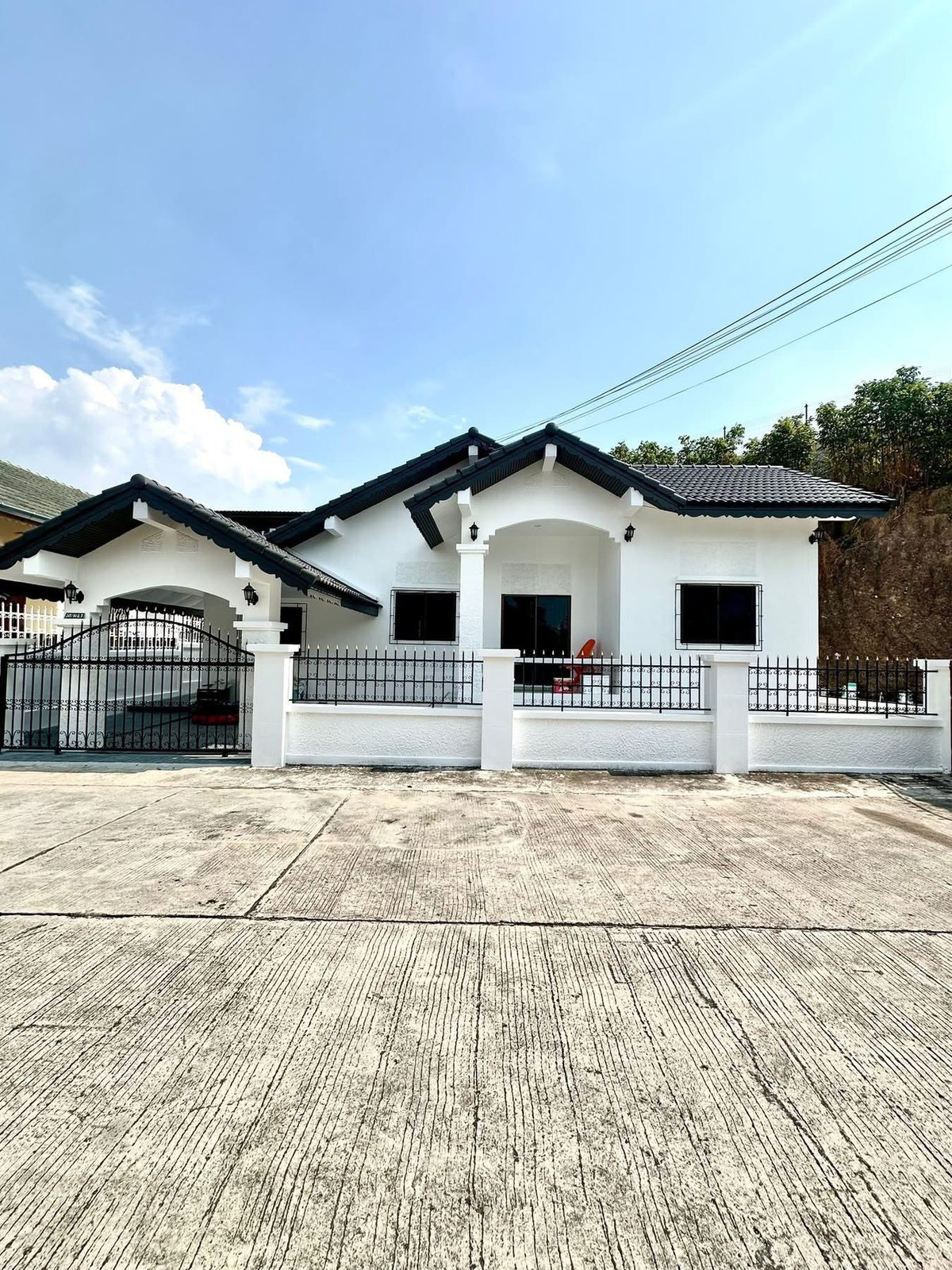 For SaleHousePattaya, Bangsaen, Chonburi : Paradise Hill 2 / 2 Bedrooms (For Sale), Paradise Hill 2 / 2 Bedrooms (FOR SALE) BEWN134