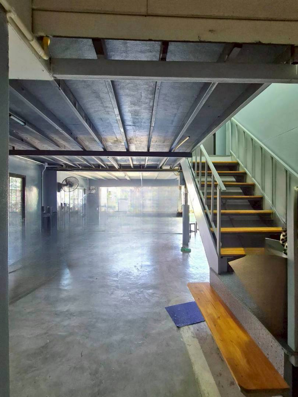 ขายบ้านสมุทรปราการ สำโรง :  ขายบ้านเดี่ยว 2 ชั้น พร้อมที่ดิน 150 ตรว. ตำบลคลองด่าน อำเภอบางบ่อ จังหวัดสมุทรปราการ ราคา 6,900,000 บาท