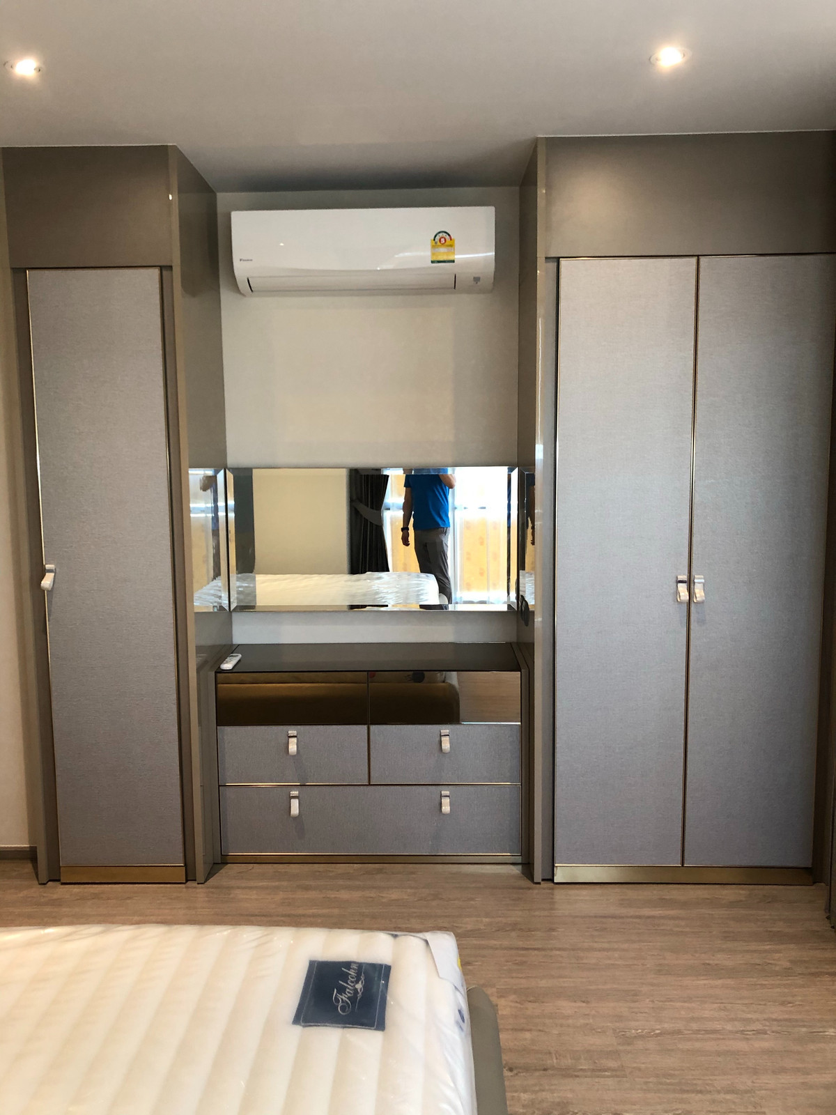 CondoSukhumvit, Asoke, Thonglor : Rhythm Ekkamai Condo, convenient travel, close to BTS, has a shuttle, fully furnished. Ready for sale and rent!!