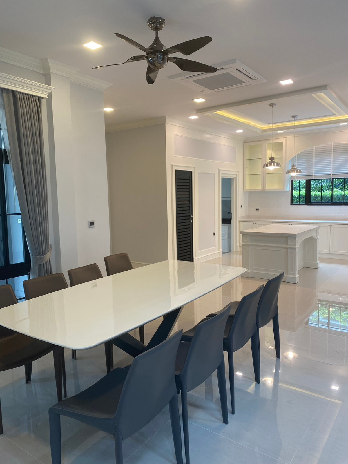 HousePattanakan, Srinakarin : Palazzo Srinakarin for rent or sale