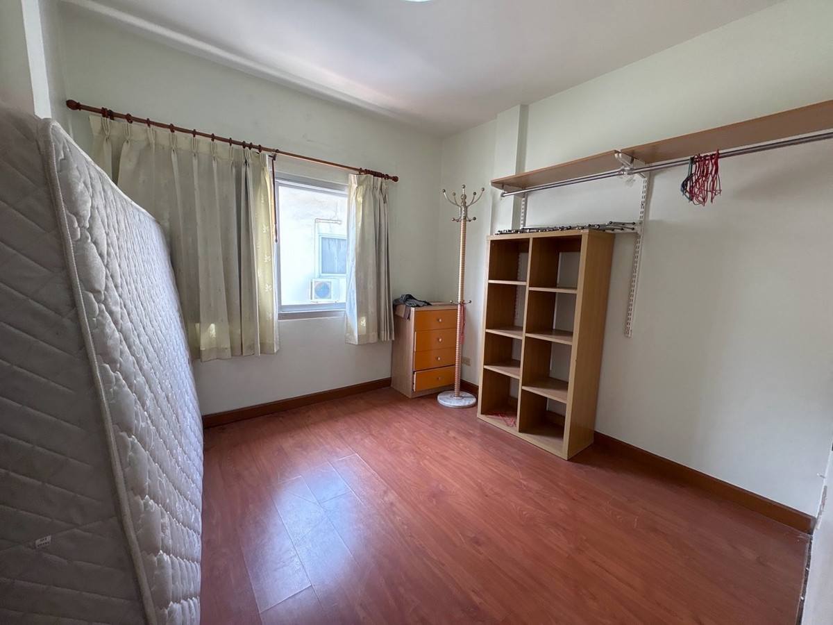 For RentTownhomePattanakan, Srinakarin : For rent, 3-story townhome, Suan Racha Village, Townhome, Krungthep Kreetha Soi 7.