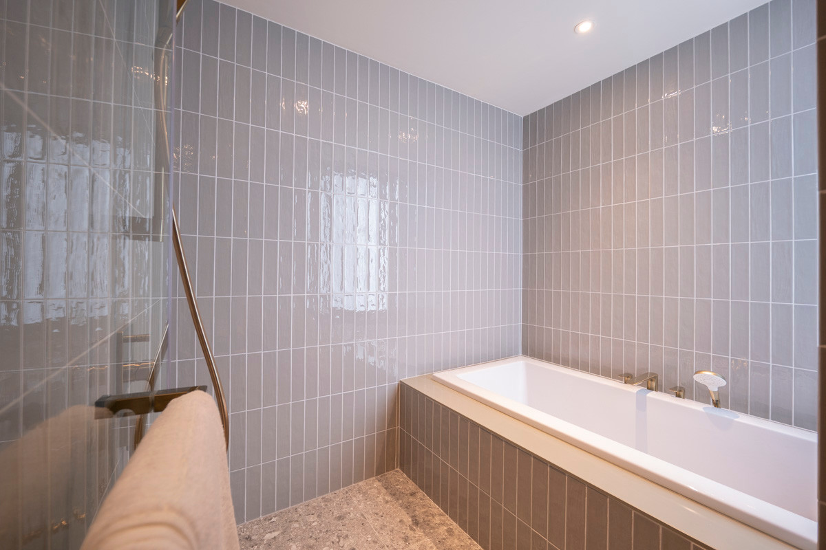 For RentCondoSukhumvit, Asoke, Thonglor : 🔥𝘽𝙚 𝙩𝙝𝙚 𝙛𝙞𝙧𝙨𝙩 𝙩𝙤 𝙧𝙚𝙣𝙩🔥 𝗩𝗜𝗔 𝟯𝟰 Condo, large room Pets allowed🐾 Newest, near BTS Thonglor.