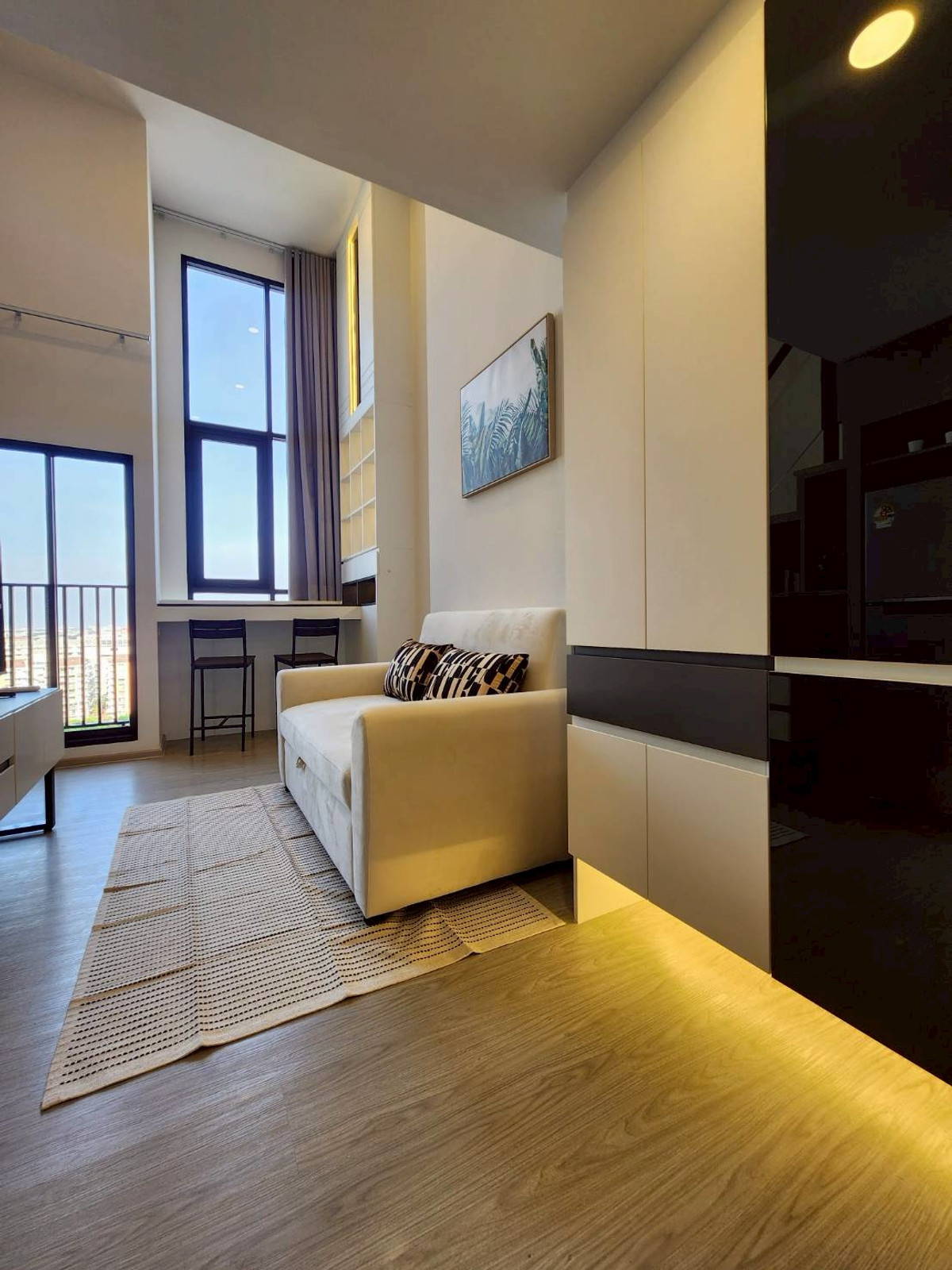 For RentCondoSeri Thai, Ramkhamhaeng Nida : 🏙✨ Origin Plug & Play Ramkhamhaeng Triple Station ✨🏙 📢📢 Duplex condo for rent, ready to move in 📢📢