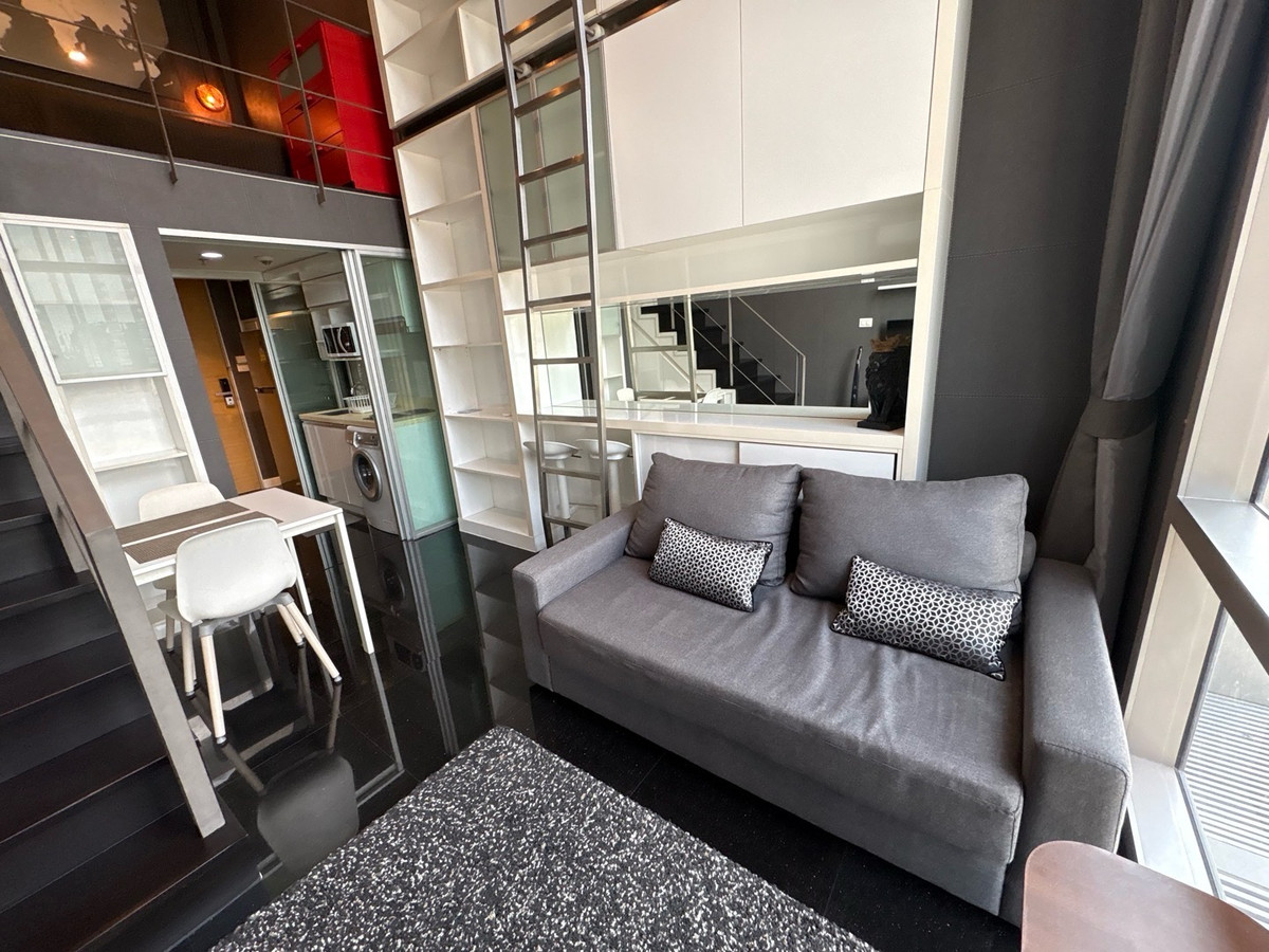 ให้เช่าคอนโดสุขุมวิท อโศก ทองหล่อ : 🐶Dog Friendly🐶Duplex 1BR🔥40sqm🔥Nice View🔥37,000/month🔥