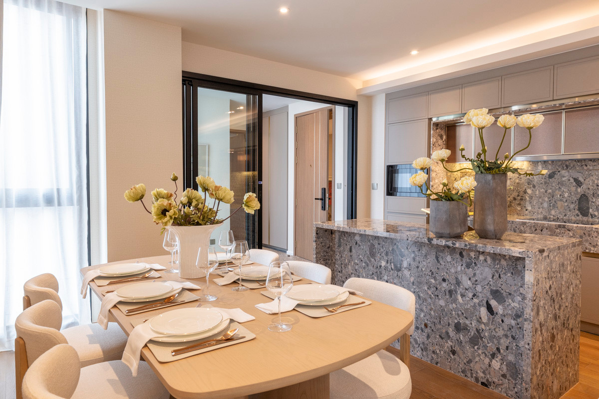 For RentCondoSukhumvit, Asoke, Thonglor : 🔥𝘽𝙚 𝙩𝙝𝙚 𝙛𝙞𝙧𝙨𝙩 𝙩𝙤 𝙧𝙚𝙣𝙩🔥 𝗩𝗜𝗔 𝟯𝟰 Condo, large room Pets allowed🐾 Newest, near BTS Thonglor.