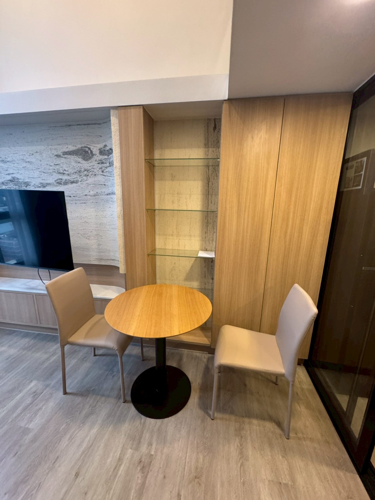 For RentCondoNawamin, Ramindra : 🏡 Condo allows pets! Ready to move in - The Origin Plug & Play Ramintra. Who is looking for a condo in a good location, next to the BTS, and can raise pets? This room meets many needs!