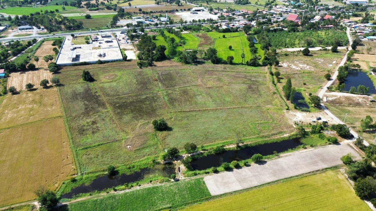 LandNakhon Sawan : 🔥 Land in Nong Kradon Nakhon Sawan 33-2-79 Rai, Pink Layout, Near Asian Highway!!!!!!!!!