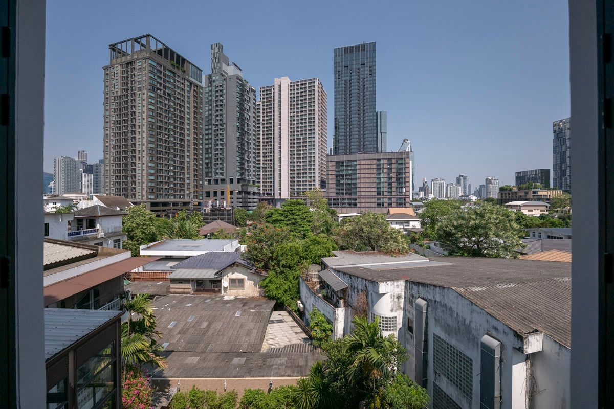 For RentCondoSukhumvit, Asoke, Thonglor : 🔥𝘽𝙚 𝙩𝙝𝙚 𝙛𝙞𝙧𝙨𝙩 𝙩𝙤 𝙧𝙚𝙣𝙩🔥 𝗩𝗜𝗔 𝟯𝟰 Condo, large room Pets allowed🐾 Newest, near BTS Thonglor.