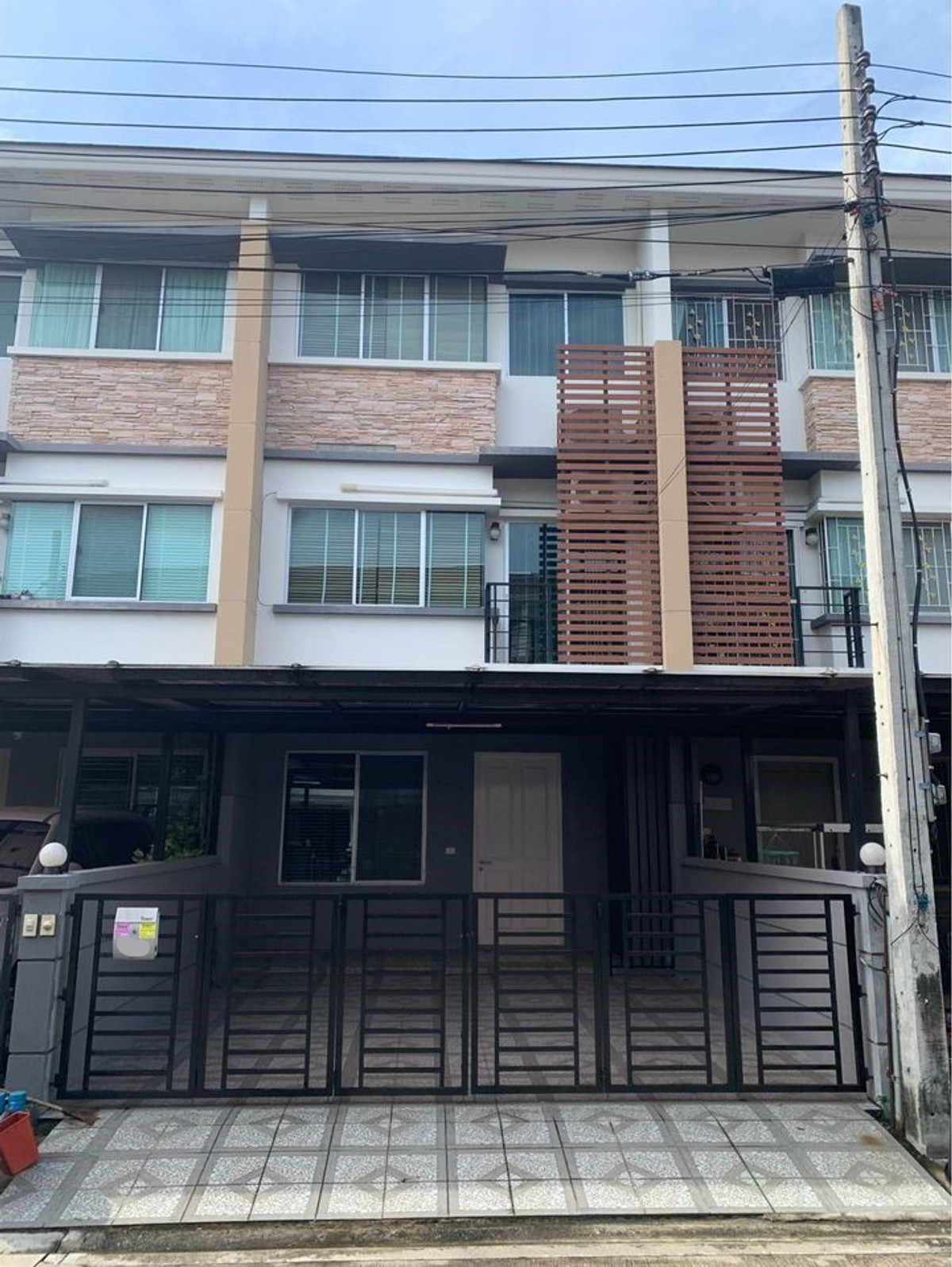 ให้เช่าทาวน์โฮมเกษตร นวมินทร์ ลาดปลาเค้า : หมู่บ้าน town plus เกษตร-นวมินทร์ 