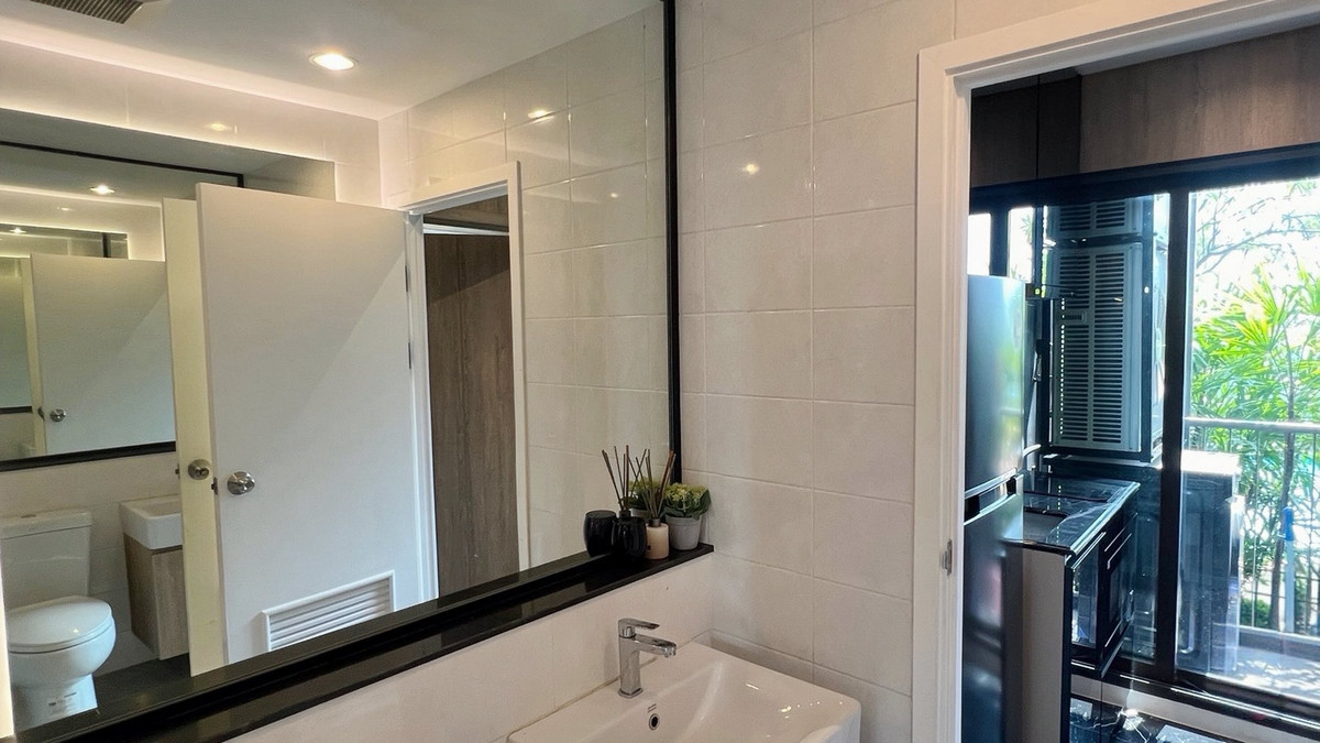 For SaleCondoPinklao, Charansanitwong : ✅ Newly renovated condo in Modern Luxury style, move-in ready with pool view, quiet and private ✅ The Tree RIO Bang-Aor Station