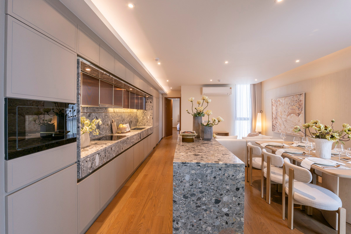 For RentCondoSukhumvit, Asoke, Thonglor : 🔥𝘽𝙚 𝙩𝙝𝙚 𝙛𝙞𝙧𝙨𝙩 𝙩𝙤 𝙧𝙚𝙣𝙩🔥 𝗩𝗜𝗔 𝟯𝟰 Condo, large room Pets allowed🐾 Newest, near BTS Thonglor.