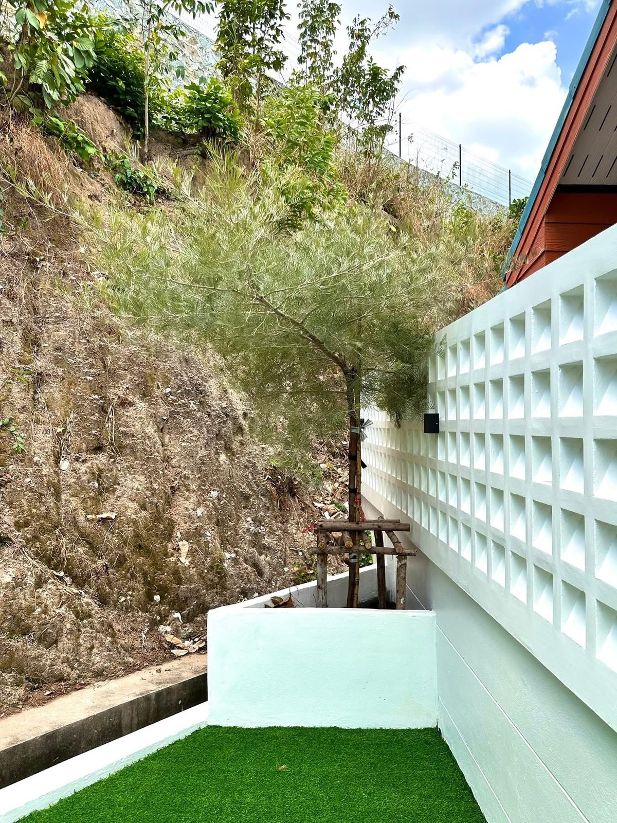 For SaleHousePattaya, Bangsaen, Chonburi : Paradise Hill 2 / 2 Bedrooms (For Sale), Paradise Hill 2 / 2 Bedrooms (FOR SALE) BEWN134