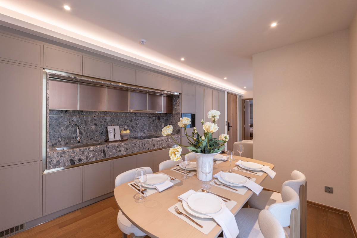 For RentCondoSukhumvit, Asoke, Thonglor : 🔥𝘽𝙚 𝙩𝙝𝙚 𝙛𝙞𝙧𝙨𝙩 𝙩𝙤 𝙧𝙚𝙣𝙩🔥 𝗩𝗜𝗔 𝟯𝟰 Condo, large room Pets allowed🐾 Newest, near BTS Thonglor.