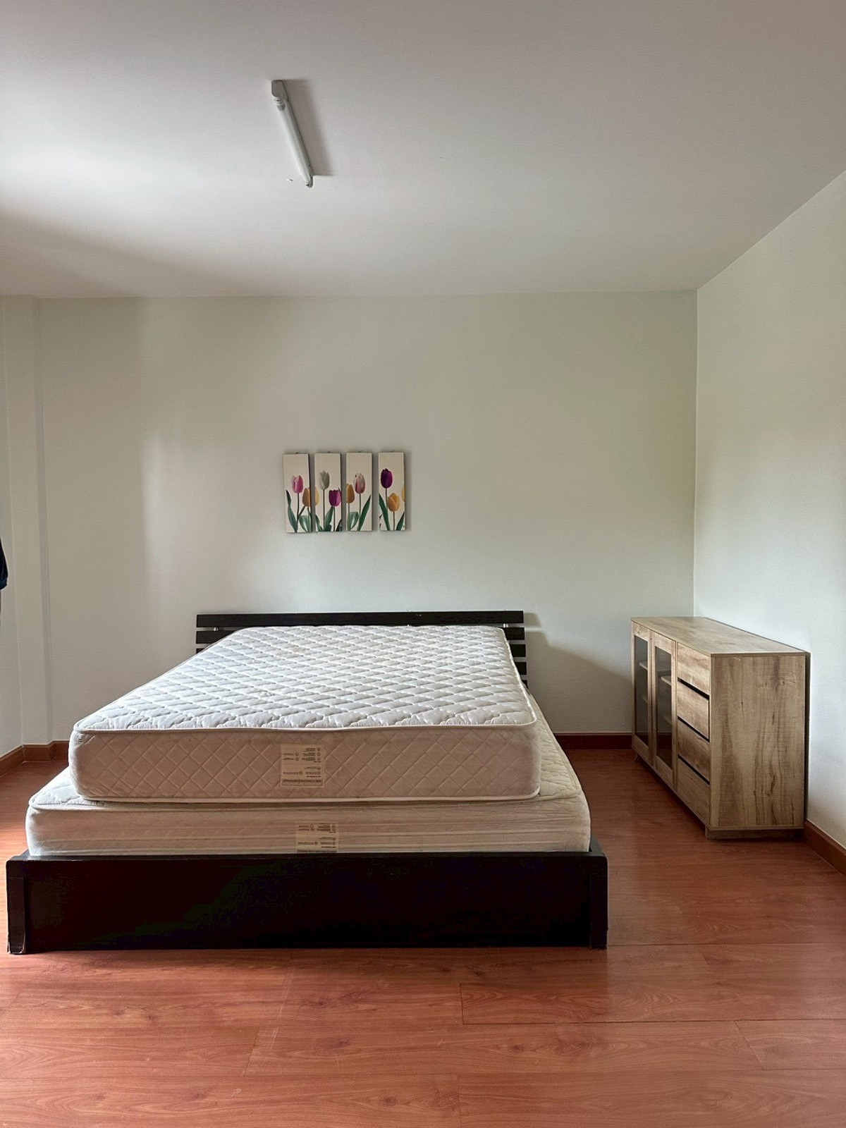 For RentTownhomePattanakan, Srinakarin : For rent, 3-story townhome, Suan Racha Village, Townhome, Krungthep Kreetha Soi 7.