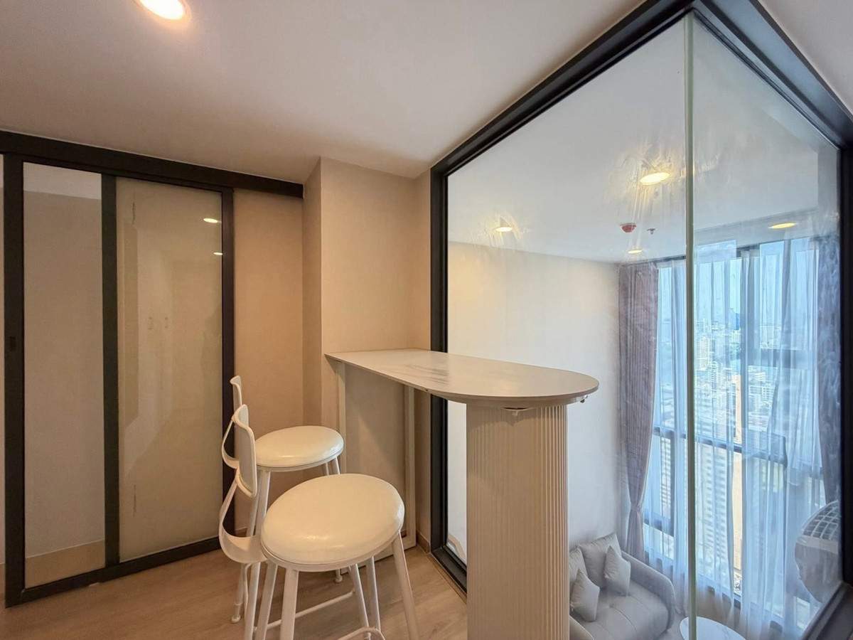 ให้เช่าคอนโดคลองเตย กล้วยน้ำไท : 🌸🌸คอนโดใหม่ ห้องใหม่ LIFE พระรามสี่ อโศก ใกล้Mrt ศูนย์สิริกิตติ์เพียง350 เมตร 2 นอน 1 น้ำ Duplex ห้องสวย วิวดี แต่งครบ พร้อมอยู่ ส่วนกลางดีมาก ทำเลโค้งแม่น้ำ เจ้าพระยา สนใจนัดชมได้เลย ยินดีต้อนรับนะคะ😊 พร้อมนำดูส่วนกลางโครงการทั้งหมดค่ะ 