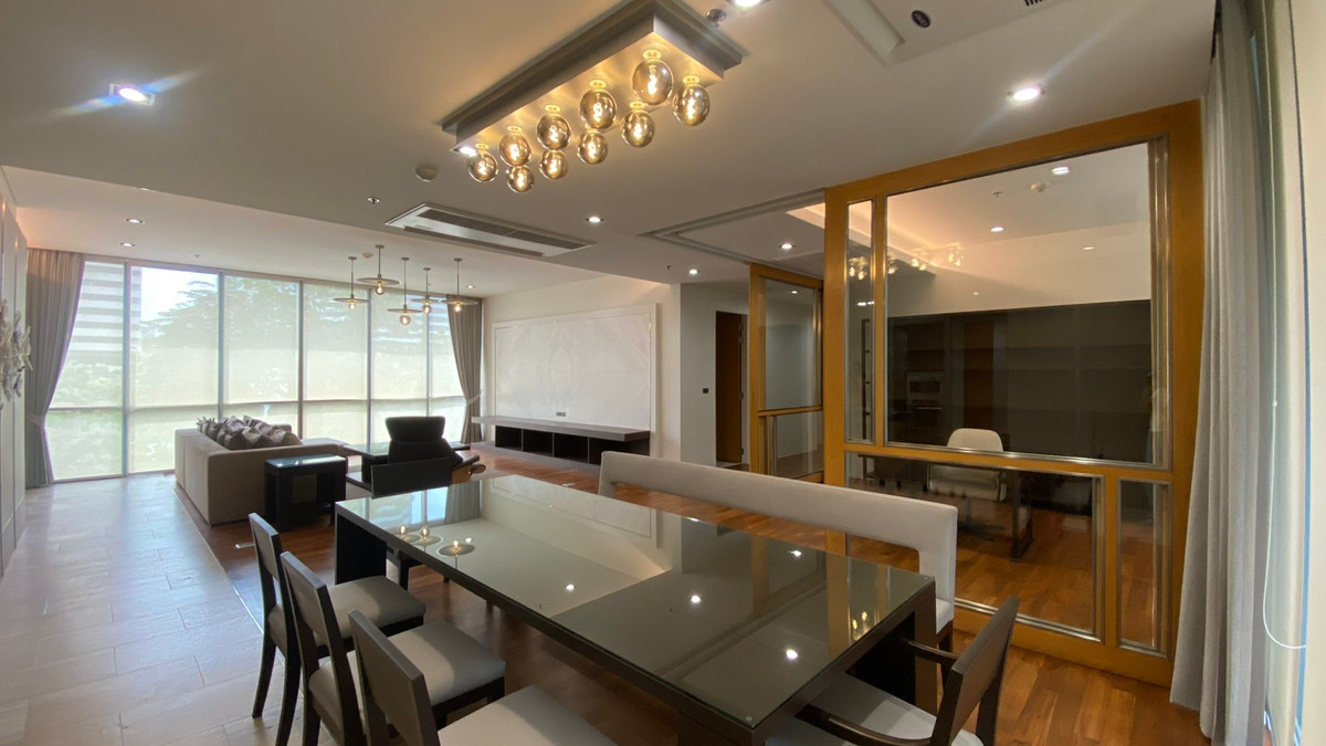 ให้เช่าคอนโดสุขุมวิท อโศก ทองหล่อ : For rent 250sqm, 3 bedrooms, 3 bathrooms in Asoke